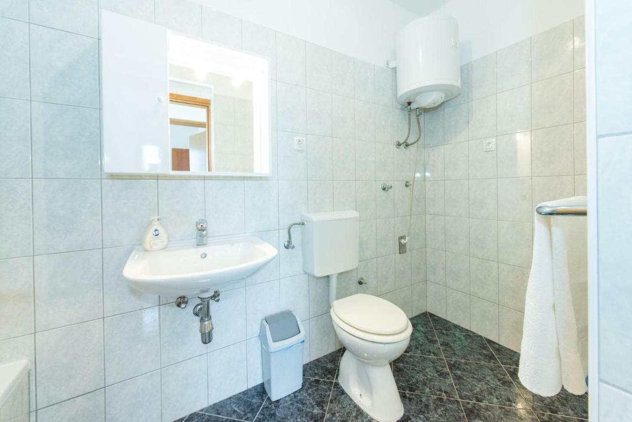 Apartments Maco Petrcane Ngoại thất bức ảnh